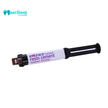 نمای نزدیک از سرنگ سمان رزینی پالپ دنت