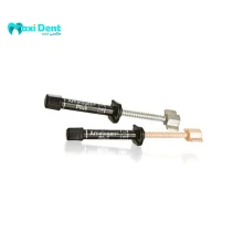 نمای نزدیک از سرنگ کامپوزیت آملوژن پلاس